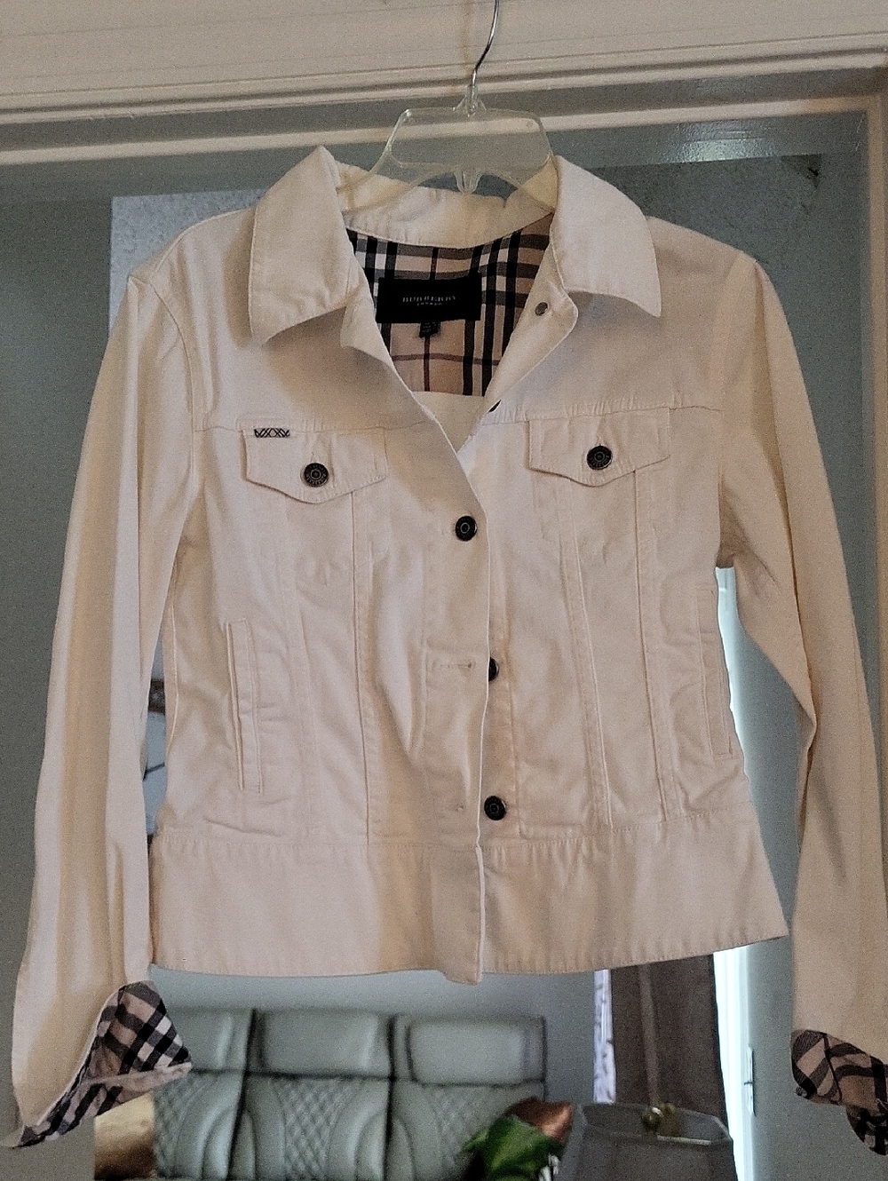 BURBERRY Light Cream Women’s Button-Up Jacket with Plaid Lining Jrs 10